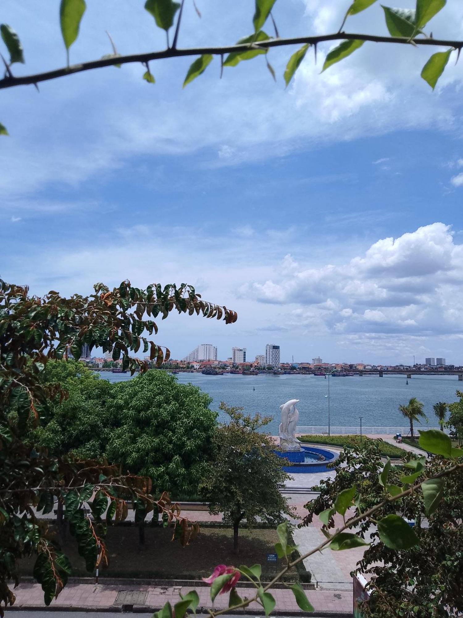 Nha Nghi Hang Nga Dong Hoi Exteriör bild