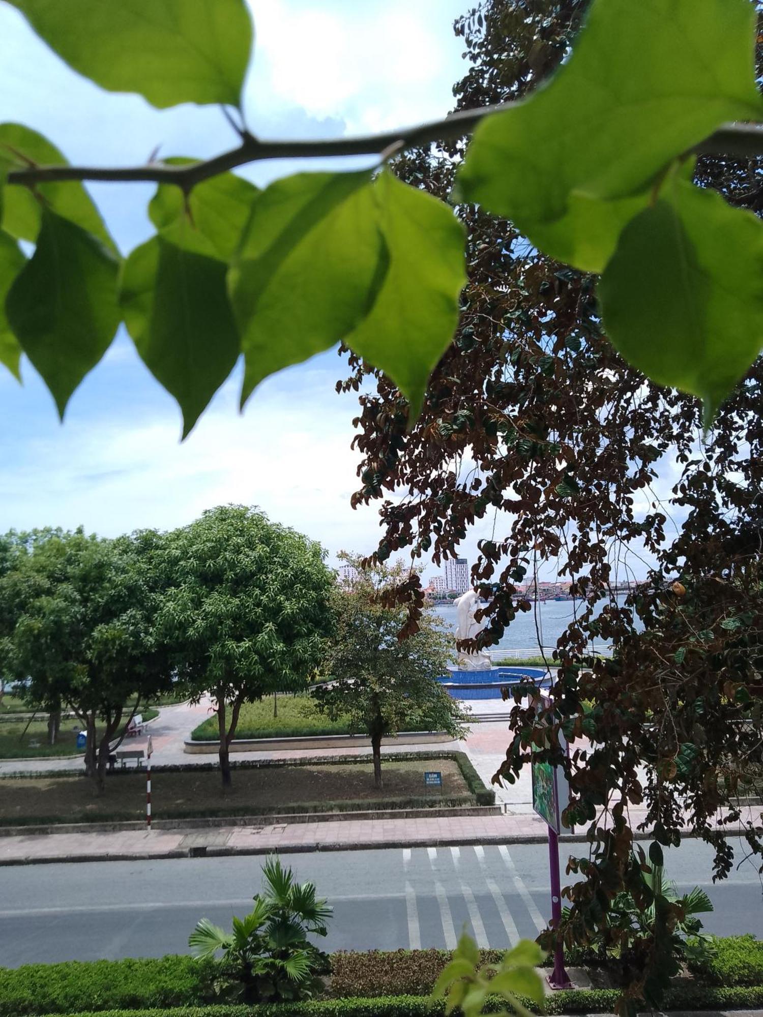 Nha Nghi Hang Nga Dong Hoi Exteriör bild