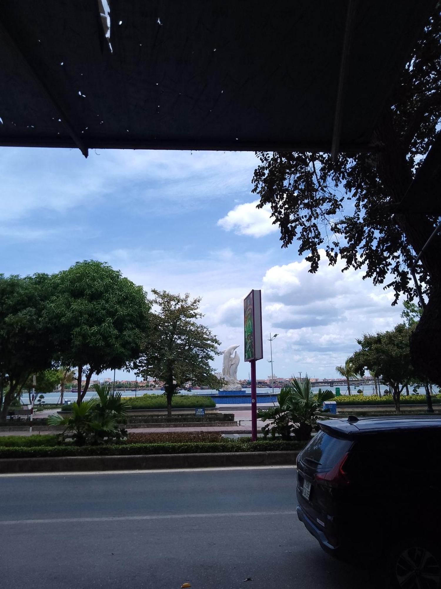 Nha Nghi Hang Nga Dong Hoi Exteriör bild