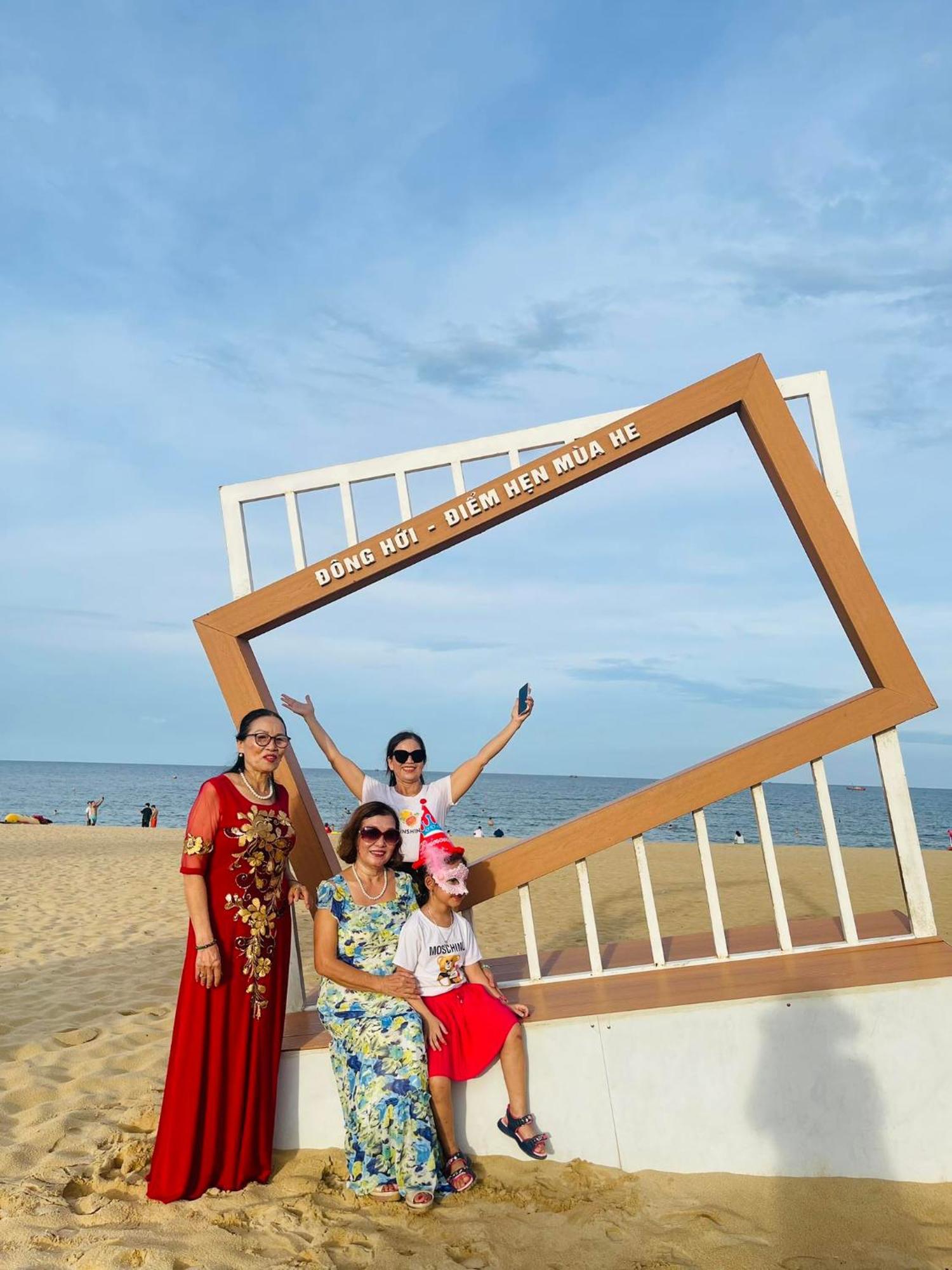 Nha Nghi Hang Nga Dong Hoi Exteriör bild
